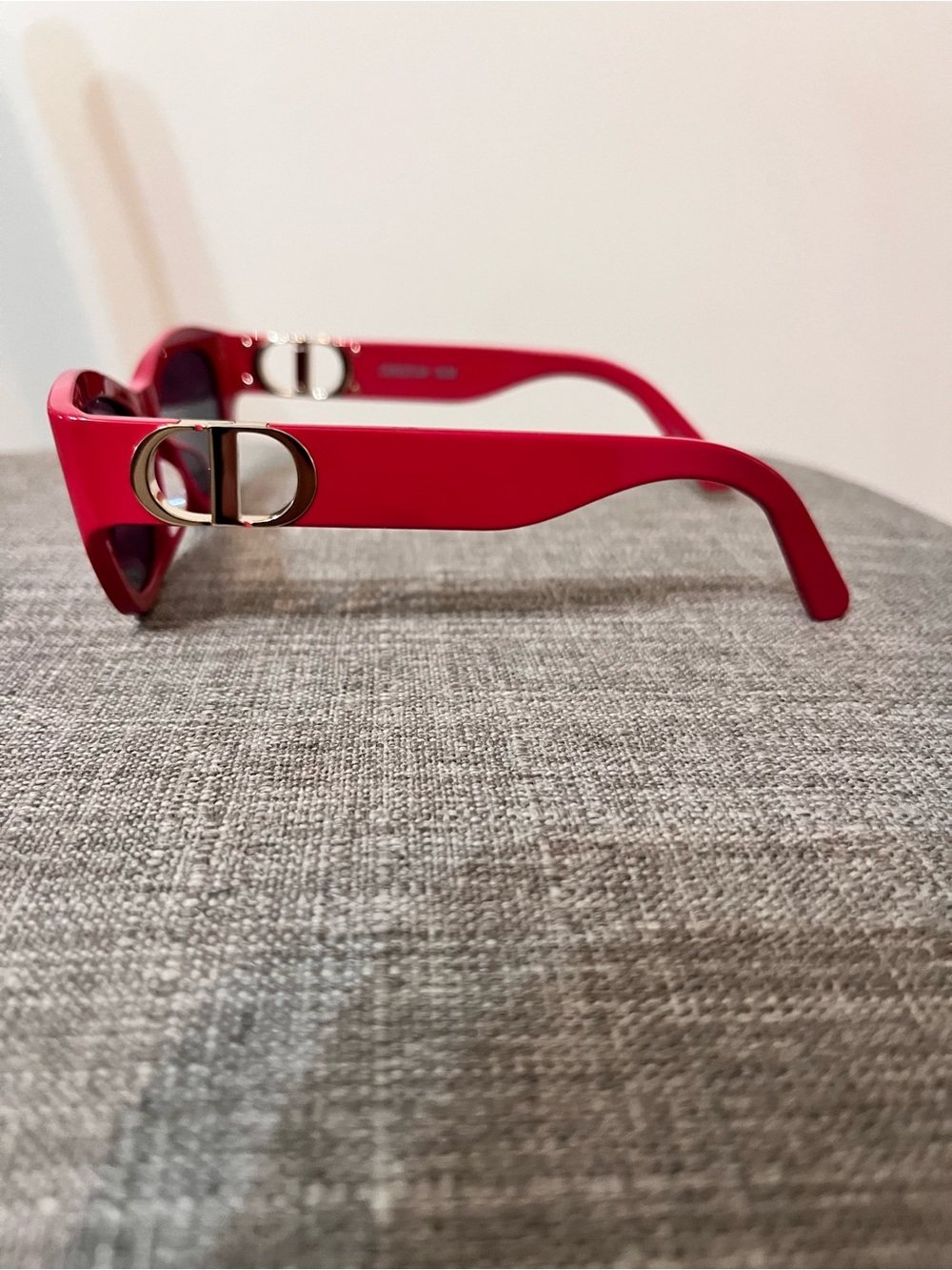 Dior Red Cat-Eye Sunglasses with Dark Lenses - Picture 4 of 7